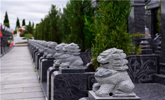 墓地里單穴與雙穴的區(qū)別